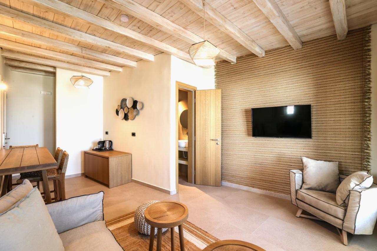 Life Suites Tourlos Room photo