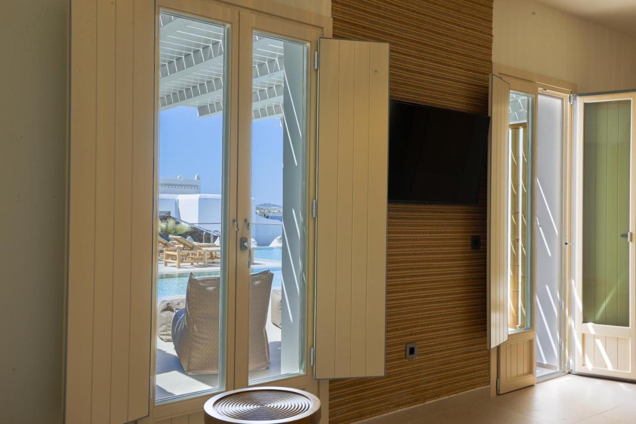 Life Suites Tourlos Exterior photo